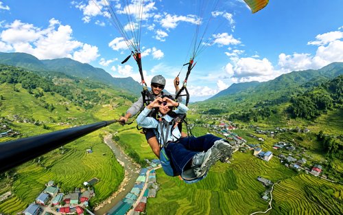 Sapa 3D2N Tour from Hanoi: Cat Cat, Glass Bridge & Fansipan or Trek