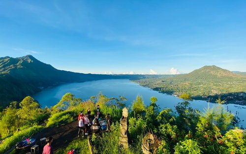 Experiencia de Senderismo al Amanecer en el Monte Batur y la Caldera