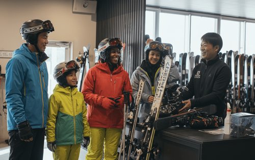 Wypożyczalnia sprzętu narciarskiego i snowboardowego Otaru Asarigawa Ski Resort