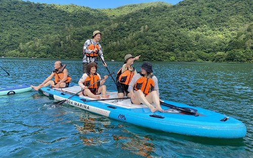 Hualien: Carp Lake Giant SUP Stand-Up Paddle Board Experience