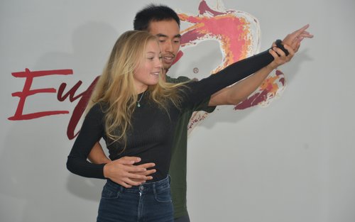 Medellín: Private Latin Dance Class for Beginners