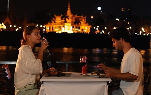 メコン川・トンレサップ川 ディナークルーズ（プノンペン）