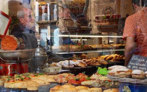 Old town food walking tour in Palma de Mallorca