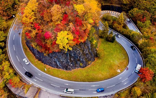 日光紅葉スペシャル：いろは坂、華厳の滝、東照宮日帰りツアー