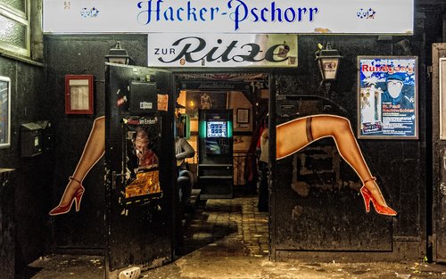 圣保利精华景点步行导览之旅（含啤酒）