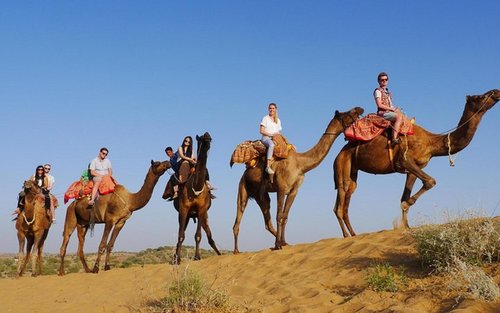 4日斋沙默尔观光之旅，含酒店、汽车、导游和沙漠营地