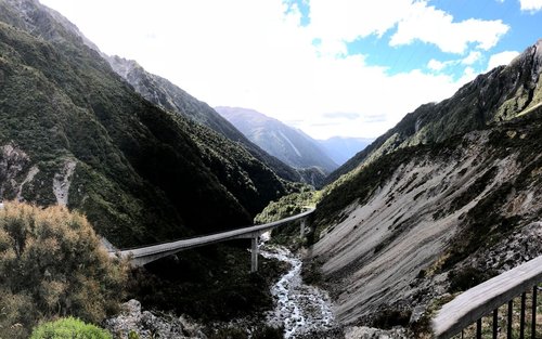 Tur Pribadi Sehari Penuh Arthur's Pass & Castle Hill