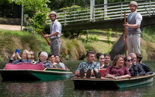 Avon River Punting Day Tour