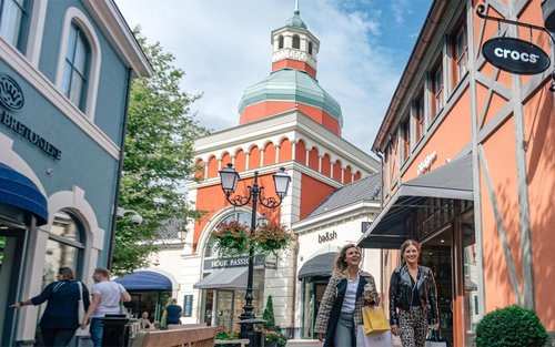 Roermond Designer Outlet ที่จอดรถฟรี + ลดเพิ่ม 10% + เวาเชอร์เครื่องดื่ม