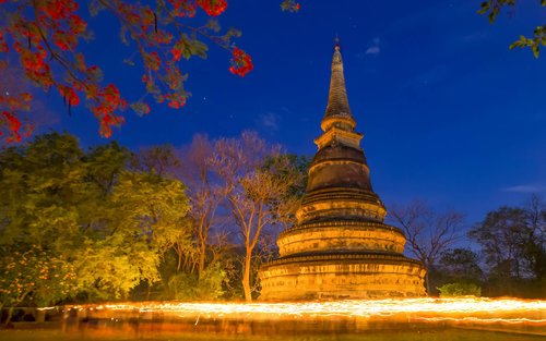 Visite guidée en soirée des temples Wat Umong et Doi Suthep