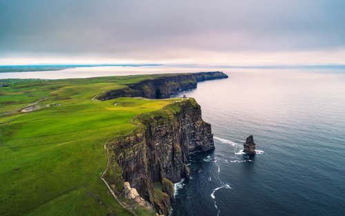 Excursión privada de un día desde Dublín a los acantilados de Moher, Burren y Galway