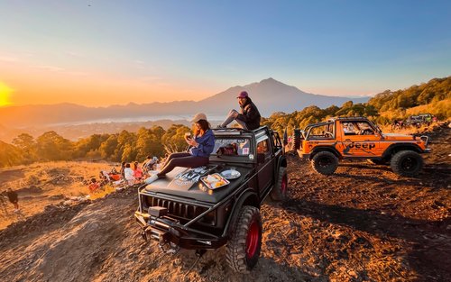 Mount Batur Sunrise Jeep Tour & Trekking with Optional Photographer