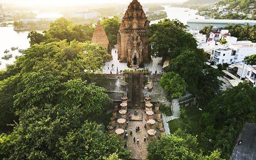 Visite privée avec départ direct : Visite de Nha Trang, dîner et transfert à l'aéroport