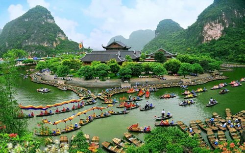 Shared Minibus to Trang An, Bai Dinh, Tam Coc, Ninh Binh from Ha Noi & Vice Versa