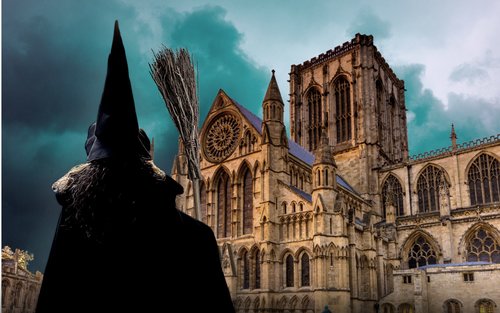 Witches and History Old Town Walking Tour in York