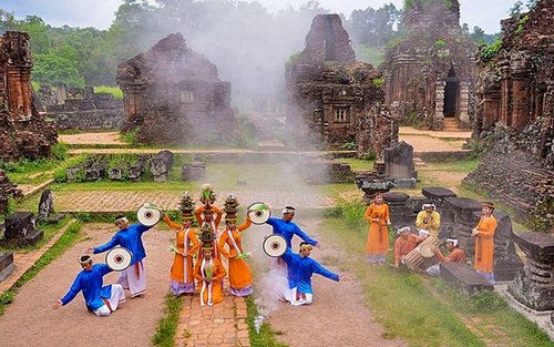 Shared Shuttle Bus Papunta sa My Son Temple Sanctuary Mula Da Nang o Hoi An 