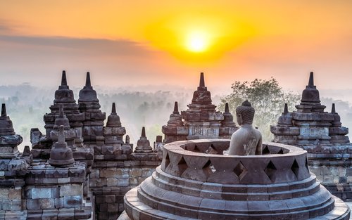 Yogyakarta: Borobudur Sunrise ( Guarantee Climb-up) & Prambanan
