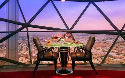 Fine Dining Experience at The Globe in Riyadh
