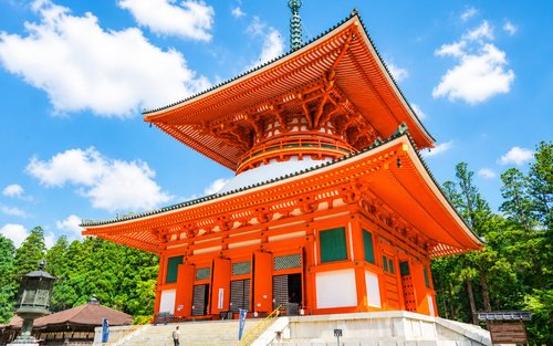 (Desde Osaka) Tour de un día a Koyasan y Wakayama/Nanki Shirahama | Con buffet de mariscos en el mercado Toretore