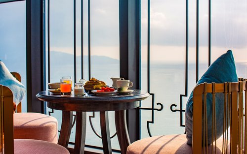 แพ็กเกจน้ำชายามบ่ายที่โรงแรม Penisula Hotel Danang