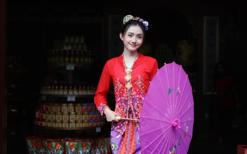 Trải nghiệm mặc Nyonya Kebaya và Batik ở Malacca