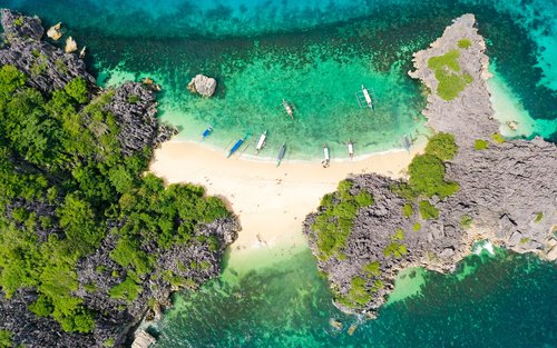 Pacote Completo da Ilha Caramoan saindo de Naga
