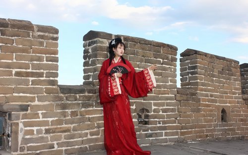 Pagpaparenta ng Hanfu at Pagkuha ng Larawan sa Mutianyu Great Wall sa Beijing