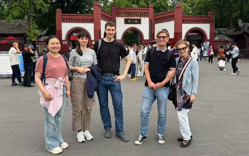 Chengdu Berg Qingcheng & Dujiangyan Ganztägige Kleingruppentour