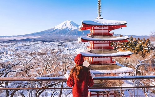 Classic Mt. Fuji Tour | Arakurayama Sengen Park / Mt. Fuji 5th Station Oshino Hakkai & Gotemba Premium Outlets / Hot Spring Day Trip | Departing from Tokyo/Shinjuku