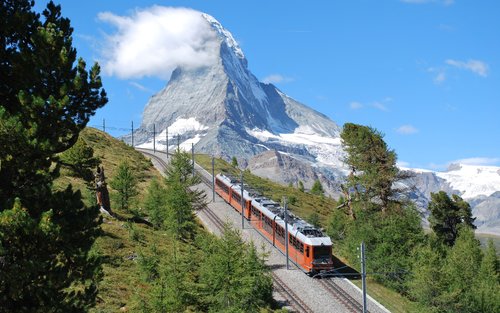 Tiket Kereta Api Gornergrat dengan Keutamaan Naik Kereta Api dari Zermatt ke Gornergrat