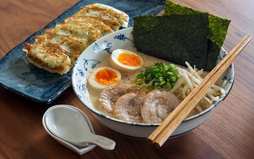 大阪の餃子とクリーミーラーメンの料理教室