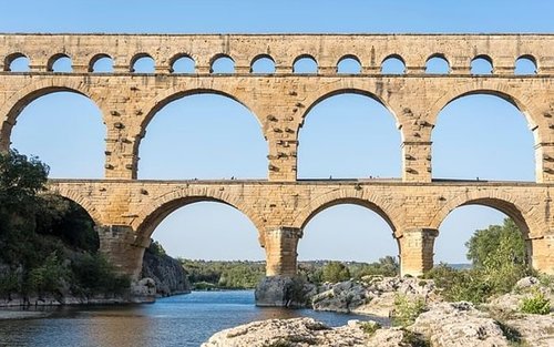 Saint Remy, Les Baux de Provence and Pont du Gard Tour from Avignon
