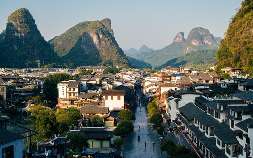 Yinziyan Cave & Shili Gallery & West Street Private Car Day Tour