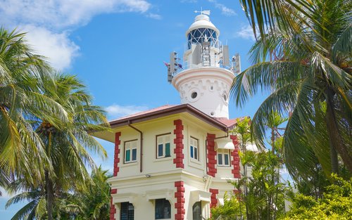 Sultan Shoal Lighthouse Half-Day Ferry Tour