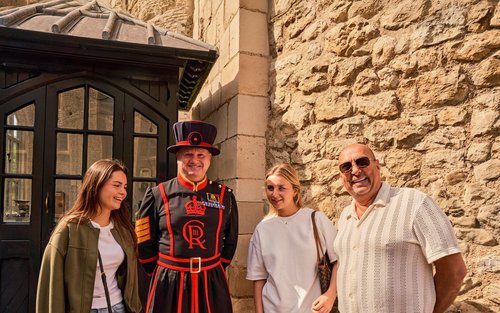 Upacara Akses Awal Separuh Hari Tower of London London