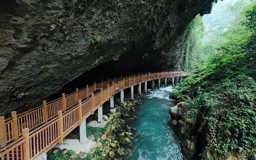 Puente de cristal del Gran Cañón de Zhangjiajie, Cueva del Dragón Amarillo y Lago Baofeng: tour de un día (con guía)