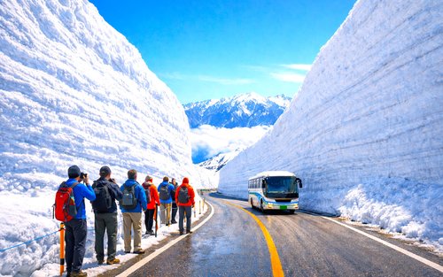 Tateyama Kurobe Alpine Route Snow Wall Festival Bus Tour from Nagoya