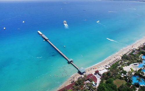 Yalong Bay Underwater World Experience (Multiple Packages Available: Sea Dragon + Parasailing + Jet Ski + Banana Boat + Flying Fish + Wakeboarding)