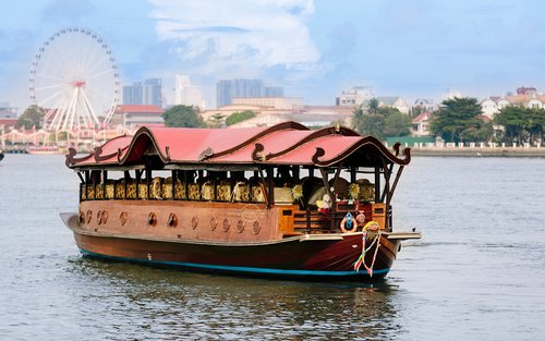 Manohra Dinner Cruise i Bangkok