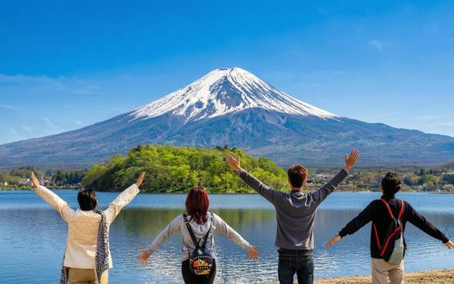 Tokyo Fuji Kawaguchiko Full-Day Small Group Tour