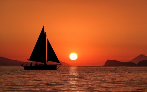 Lisbon private sunset sailboat experience