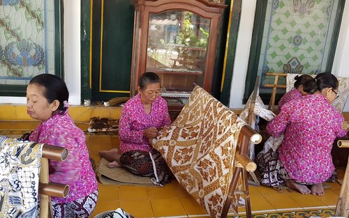 Jakarta City Tour with Batik Workshop