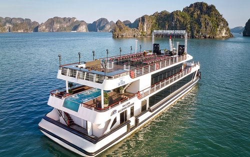 Diamond Luxury Day Cruise: Ha Long Bay, Sung Sot , Luon, Titop