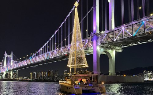 'Y Holic' Yacht Experience in Busan