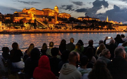 布达佩斯多瑙河夜间观光游船