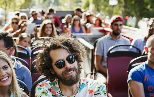 Hop-on hop-off bus met boot- en wandeltocht in Boedapest