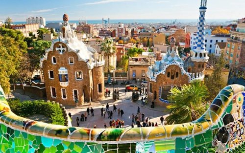 Sagrada Familia and Park Guell Historical Tour in Barcelona