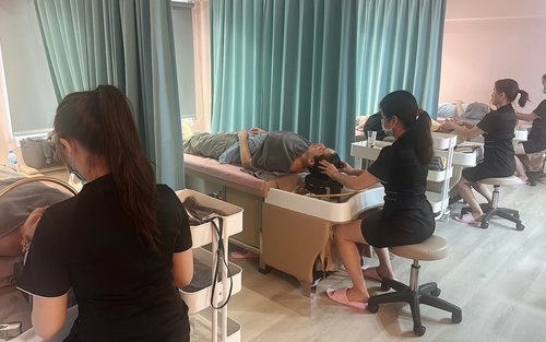 金荷越式洗髮 - บริการสระผมและนวดสไตล์เวียดนาม