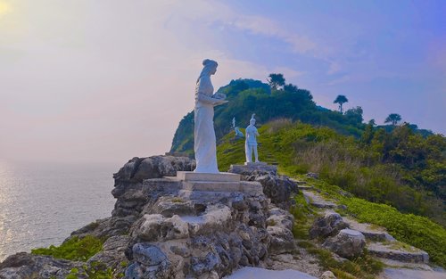 纳苏格布财富岛＆悬崖跳水＆浮潜一日游
