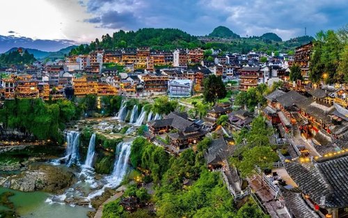 Tour riêng trong ngày từ Trương Gia Giới đến Phù Dung Trấn + Phượng Hoàng cổ trấn/Làng Miêu Mặc Nhung